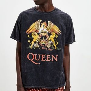 Urban Outfitters Queen Crest Band Tee *Never Worn*